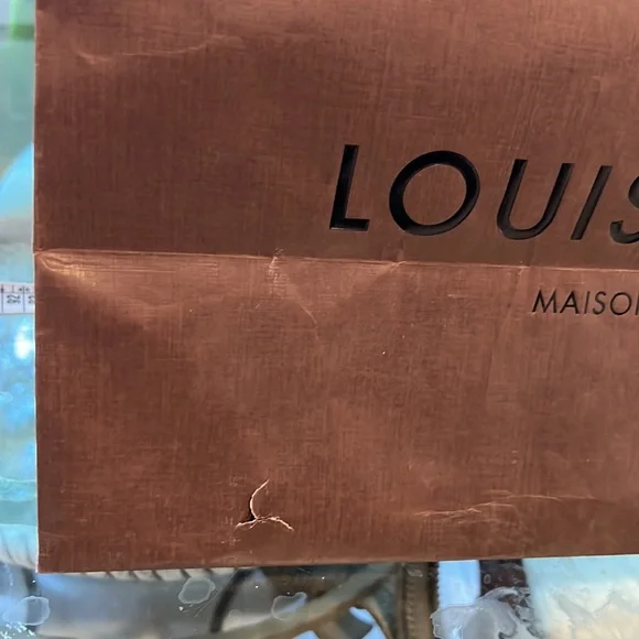 Authentic Louis Vuitton Paper bag - Picture 6 of 10